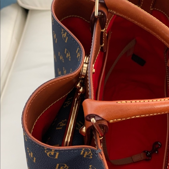 NWT Dooney & Bourke Navy Lg Brenna Bag 2pc Set - Picture 9 of 14